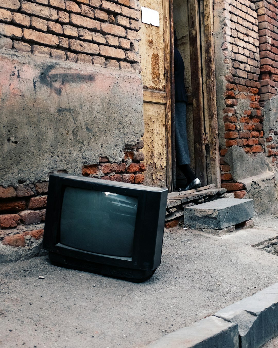 old fashioned tv screen
